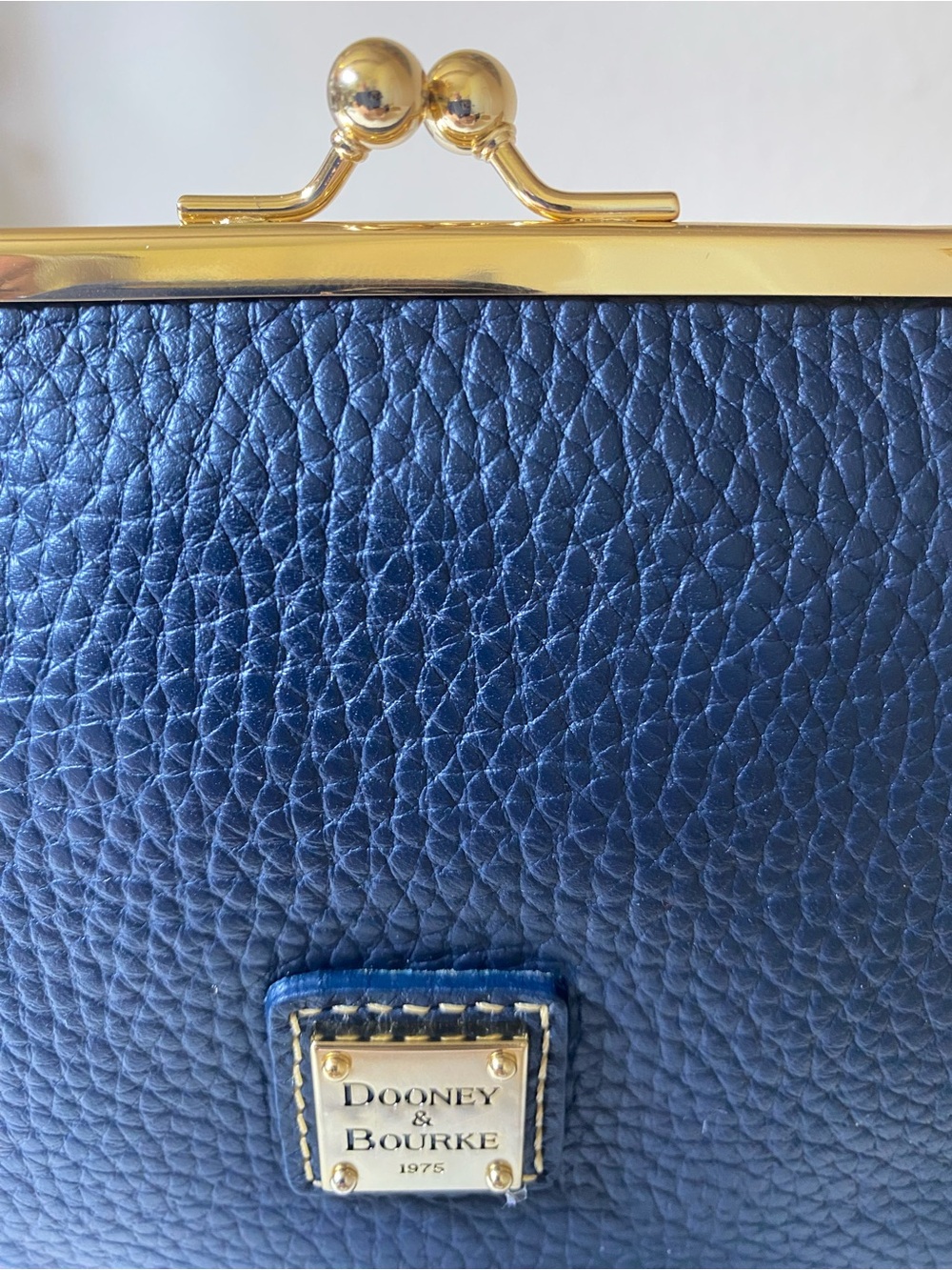 Dooney & Bourke Marine Pebble Leather Kiss-Lock Coin Purse with Gold Hardware - Picture 7 of 12